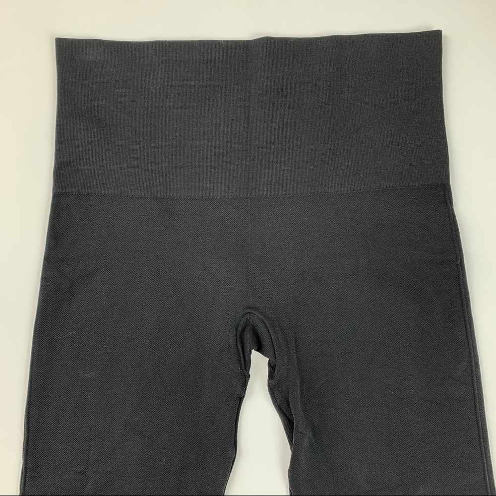 Spanx Look At Me Now Seamless Leggings Black - Picture 3 of 6